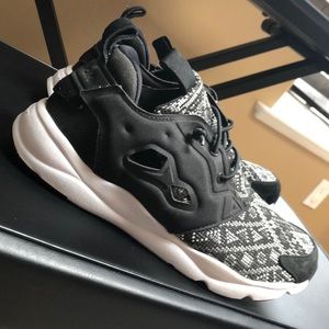 Reebok, 3D Ultralite. Size 8, running shoes.